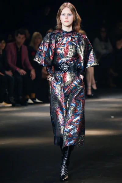 Look 54